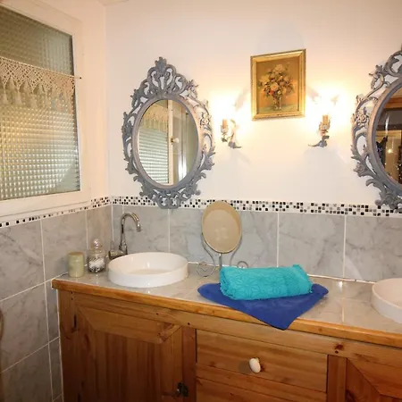 Broqueries Varennes (Red Perigord)
